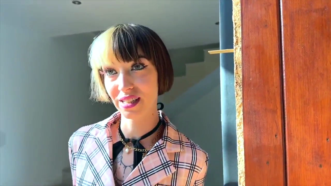 French girl tries anal for the first time porn video